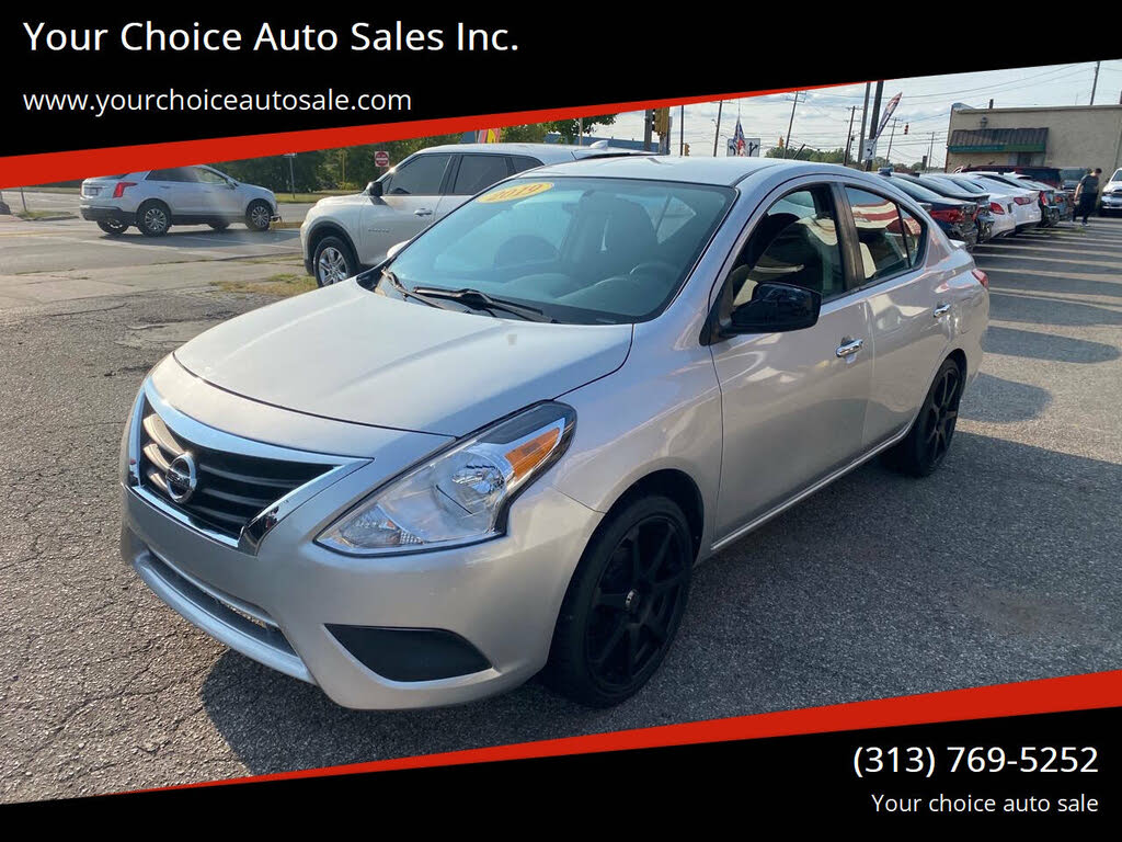 2019 Nissan Versa SV FWD
