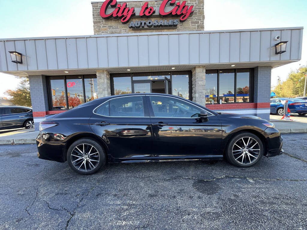 2021 Toyota Camry SE FWD