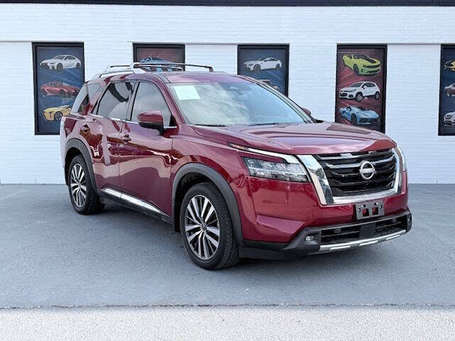 2022 Nissan Pathfinder Platinum FWD