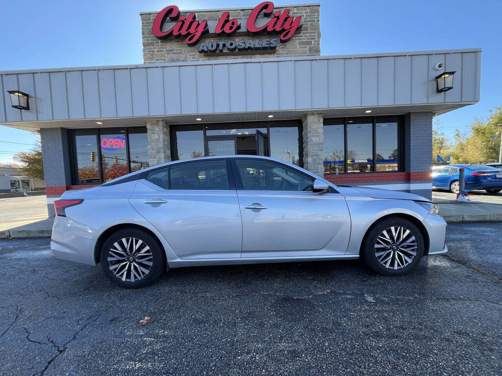 2023 Nissan Altima 2.5 SV FWD