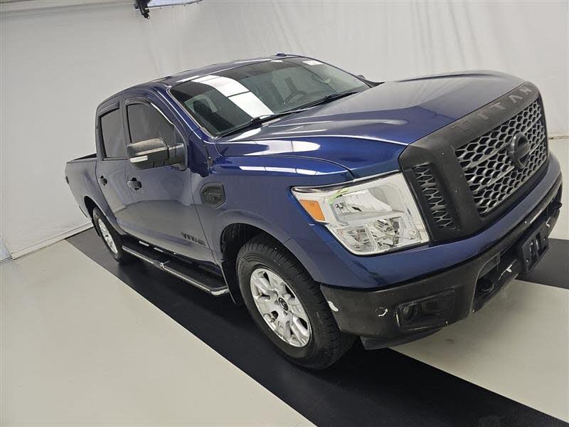 2017 Nissan Titan SV Crew Cab 4WD