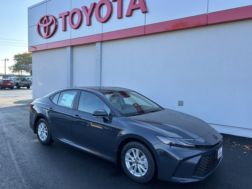 2026 Toyota Camry LE FWD