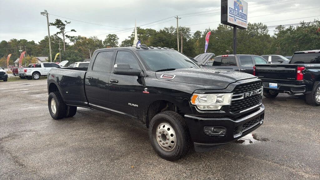 2022 RAM 3500 Big Horn Crew Cab LB DRW 4WD