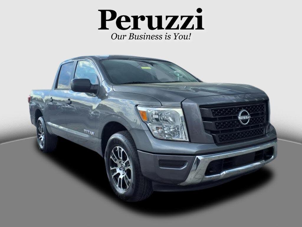 2024 Nissan Titan SV Crew Cab 4WD