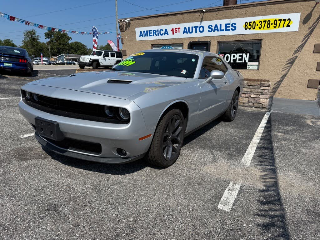 2021 Dodge Challenger SXT RWD