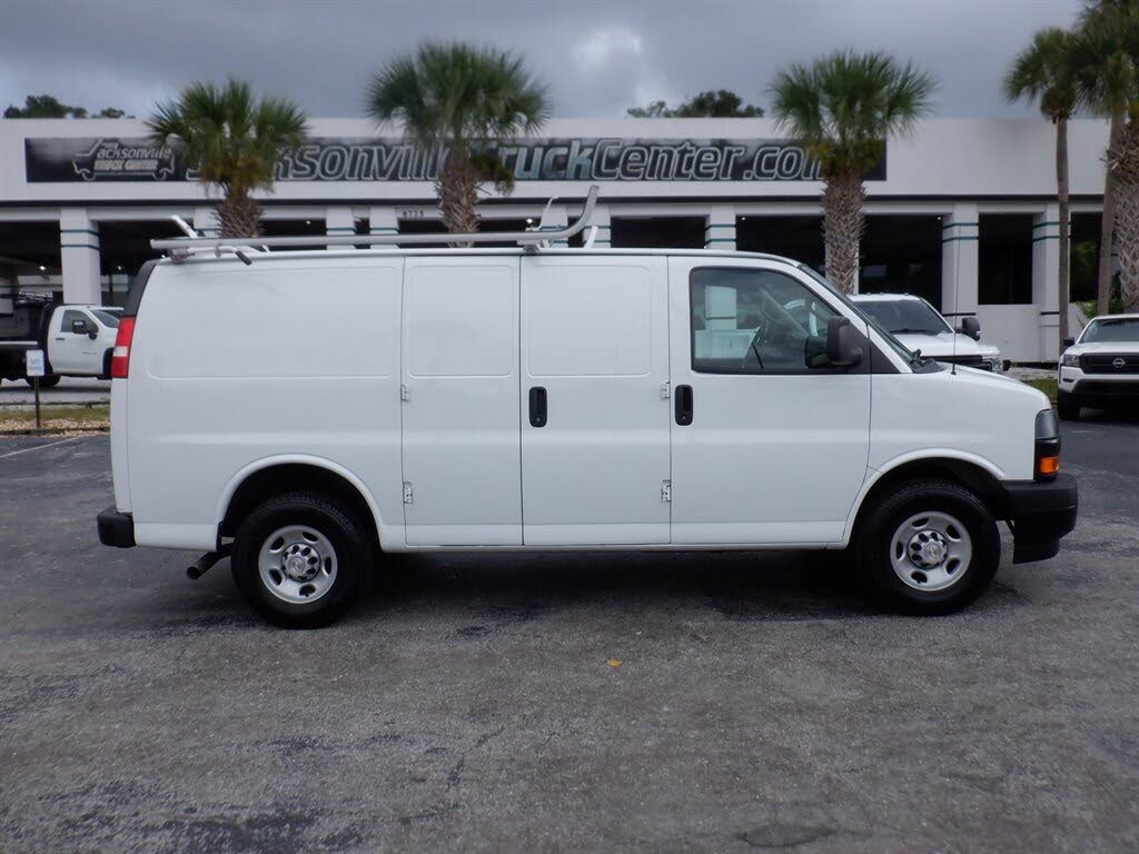 2022 Chevrolet Express Cargo 2500 RWD