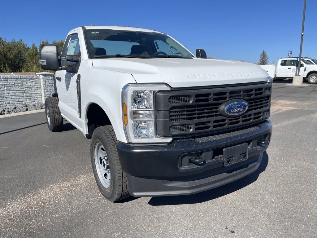 2026 Ford F-350 Super Duty Chassis XL Regular Cab 4WD