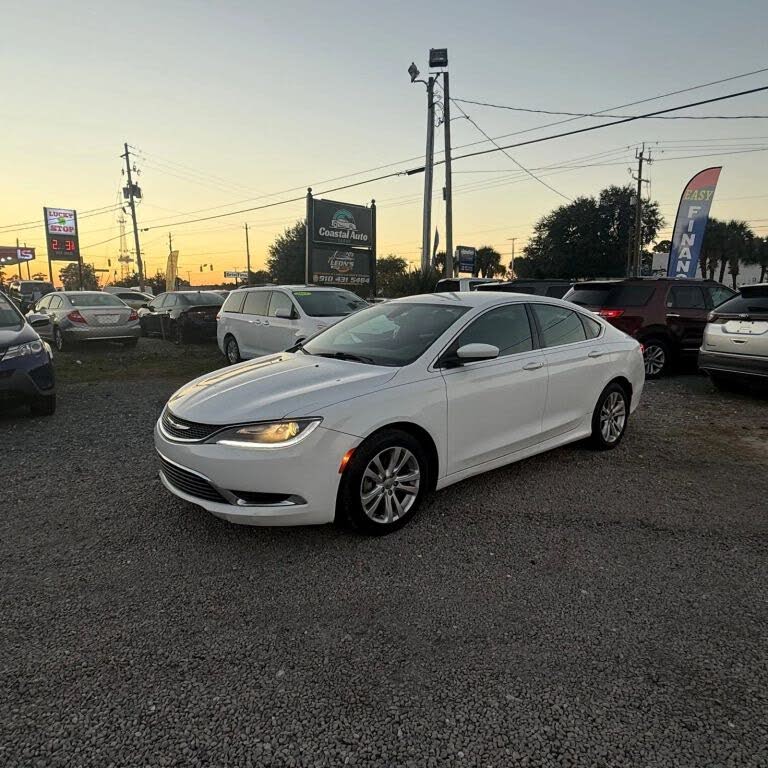 2015 Chrysler 200 Limited Sedan FWD