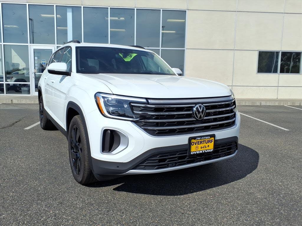 2025 Volkswagen Atlas SE 4Motion with Technology