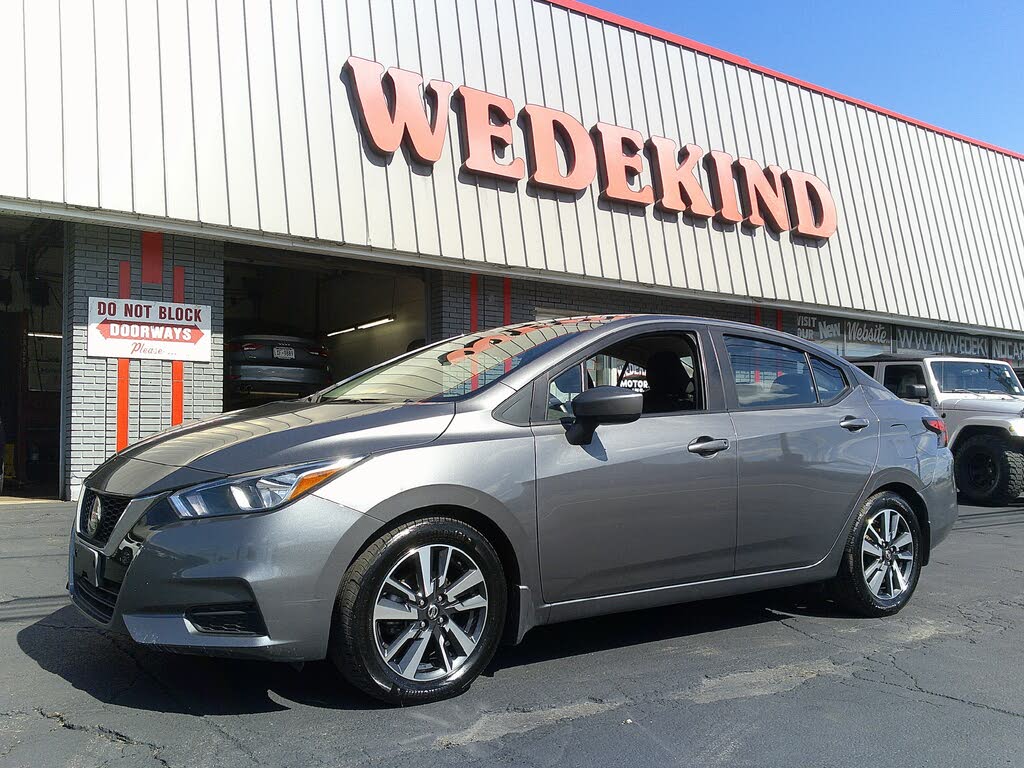 2022 Nissan Versa SV FWD