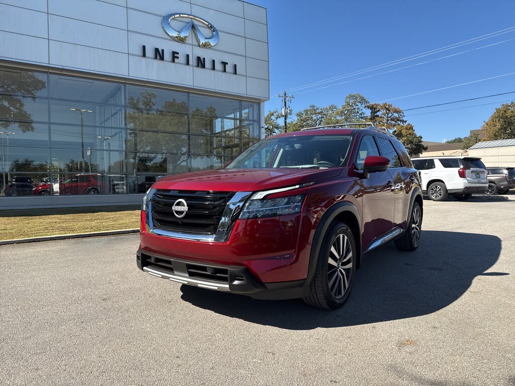 2024 Nissan Pathfinder Platinum FWD