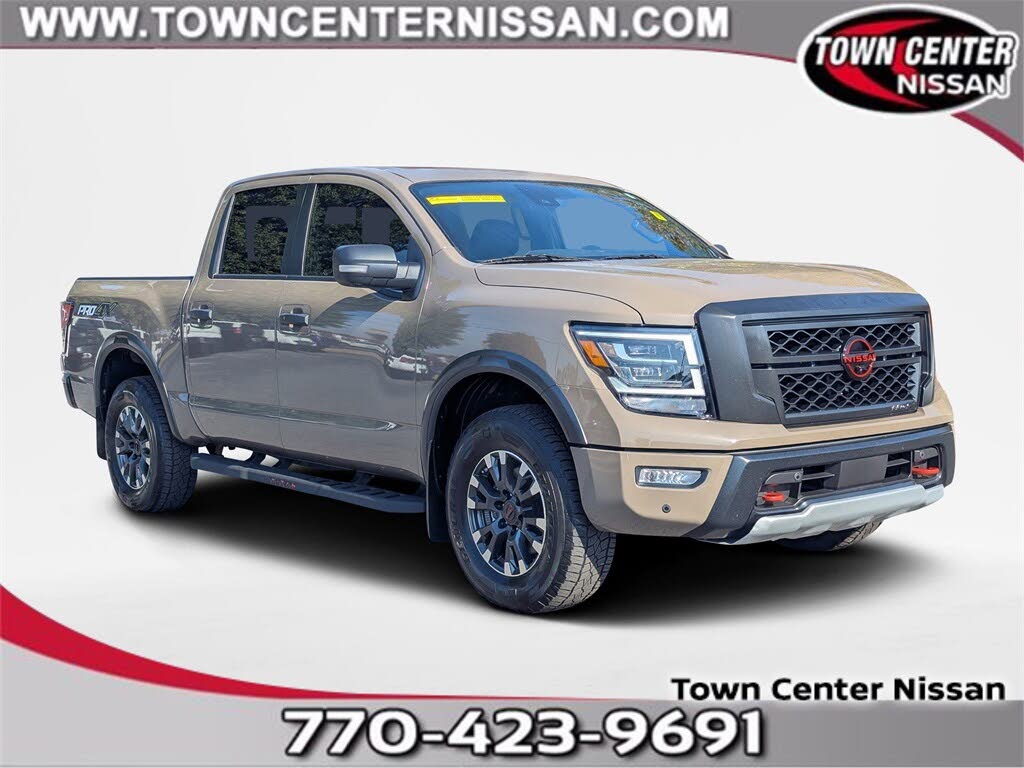 2023 Nissan Titan PRO-4X Crew Cab 4WD