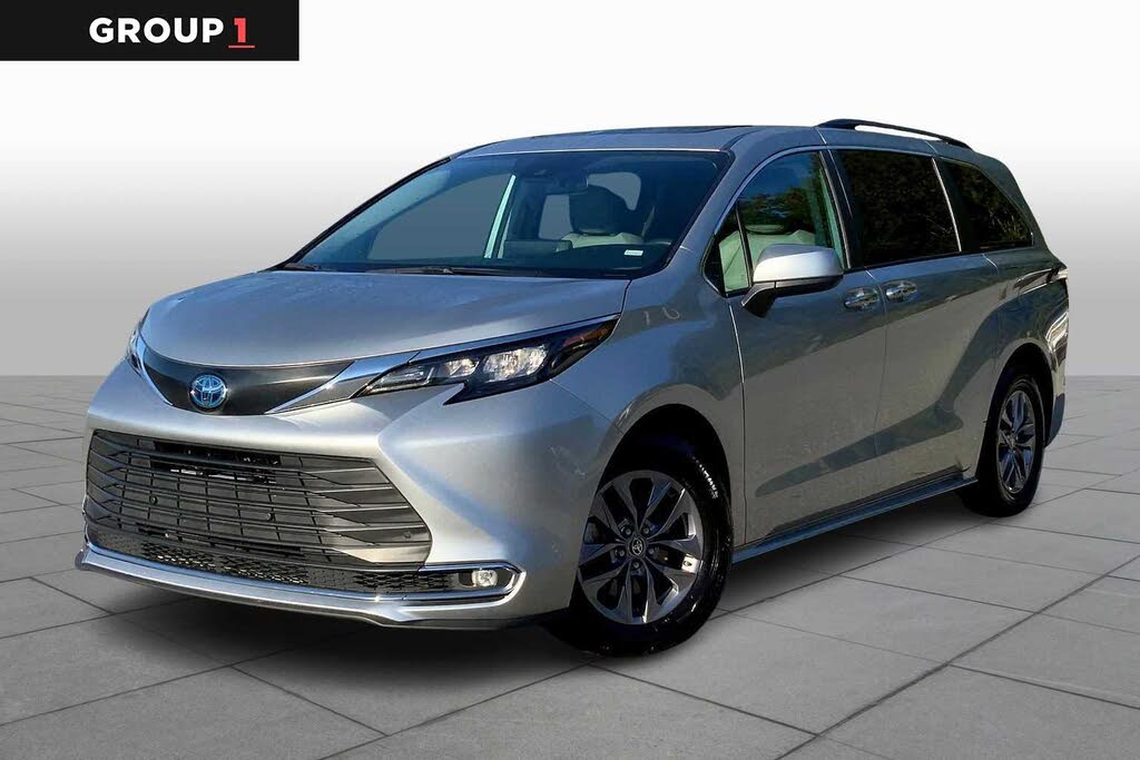 2024 Toyota Sienna XLE 7-Passenger FWD