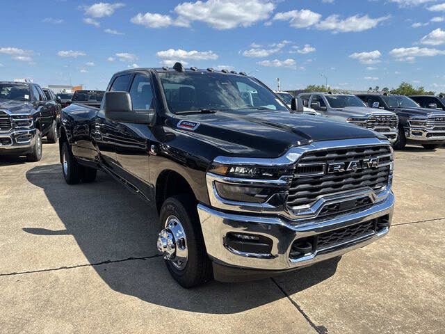 2026 RAM 3500 Tradesman Crew Cab LB DRW 4WD