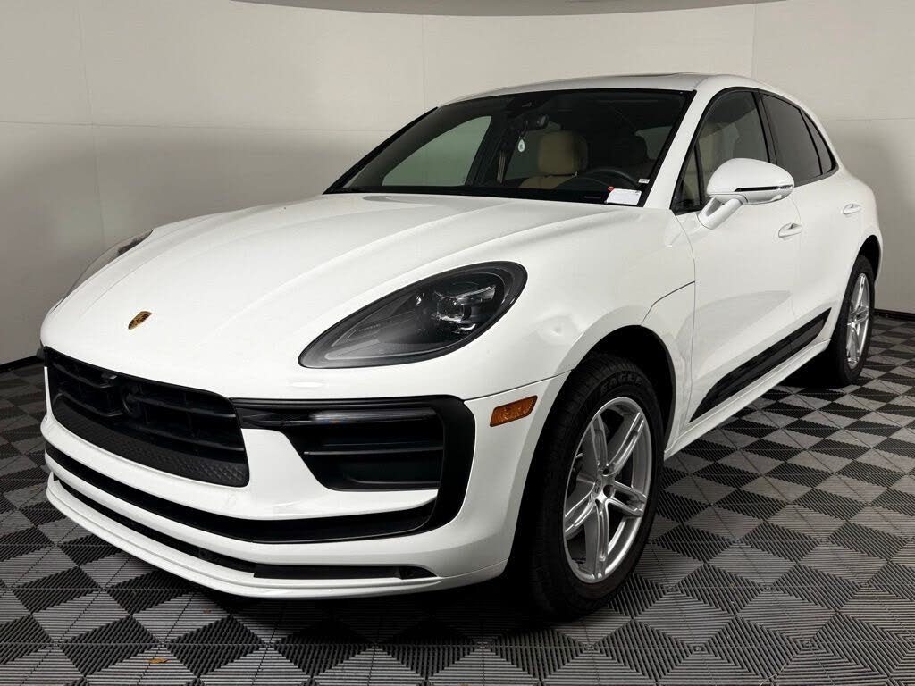 2025 Porsche Macan AWD