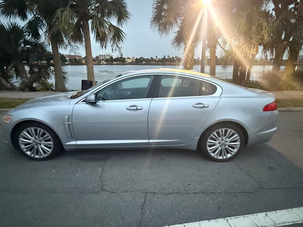 2011 Jaguar XF XF Premium RWD