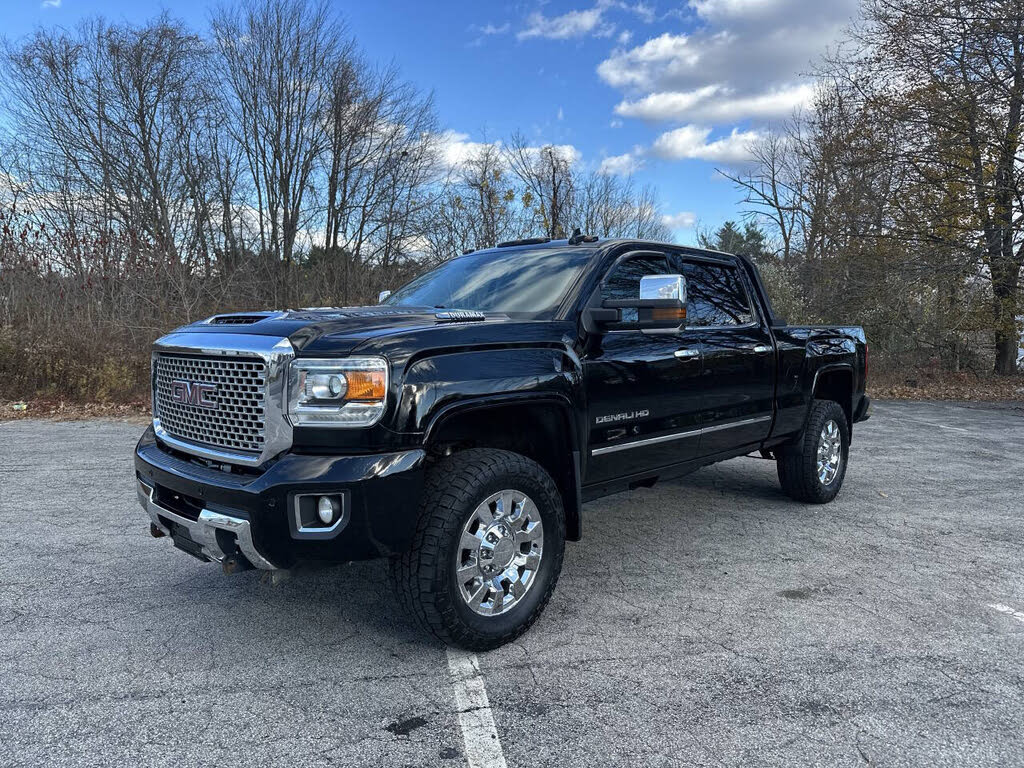 2017 GMC Sierra 2500HD Denali Crew Cab SB 4WD