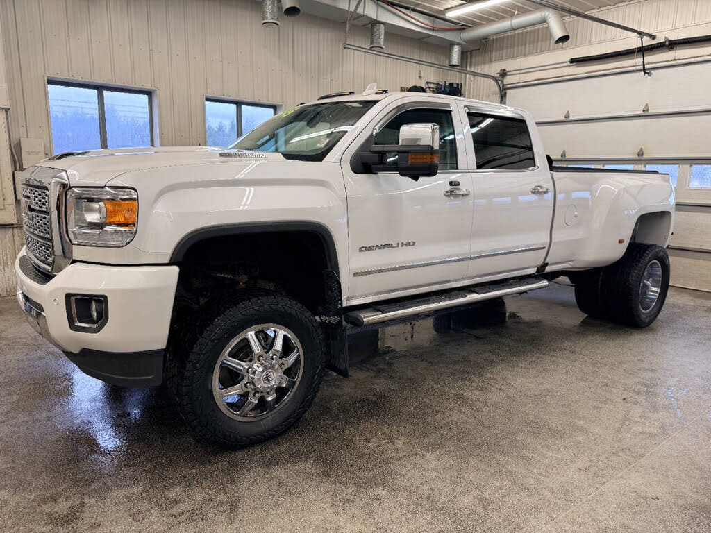 2018 GMC Sierra 3500HD Denali Crew Cab LB DRW 4WD