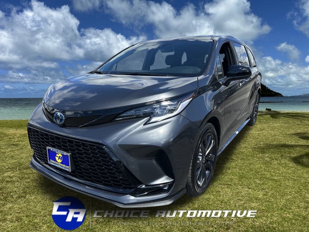 2025 Toyota Sienna XSE 7-Passenger FWD