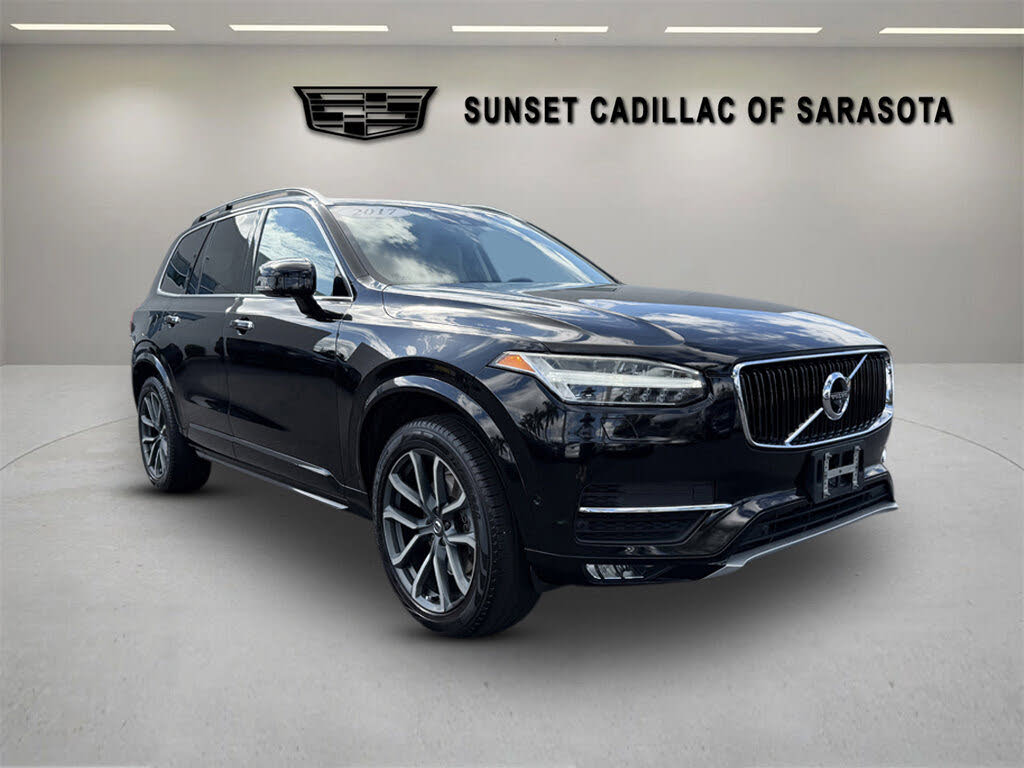 2017 Volvo XC90 T6 Momentum AWD