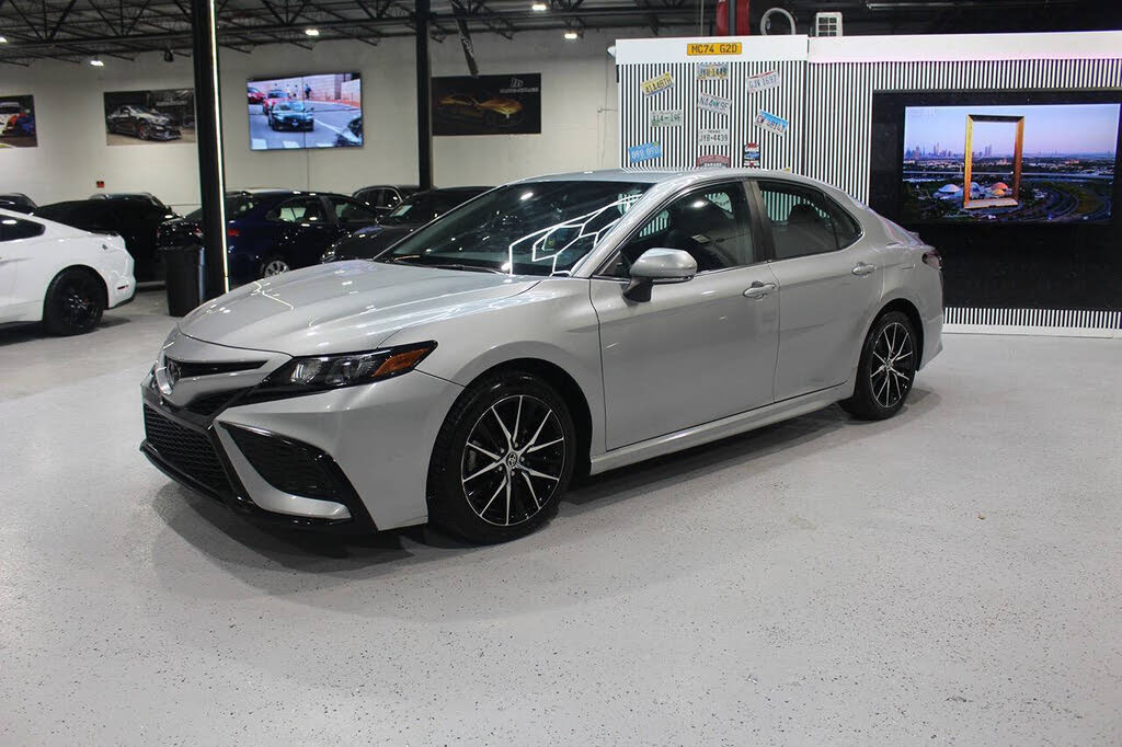 2022 Toyota Camry SE FWD
