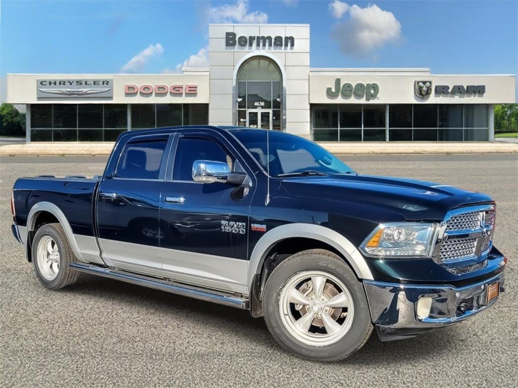 2017 RAM 1500 Laramie Crew Cab 4WD