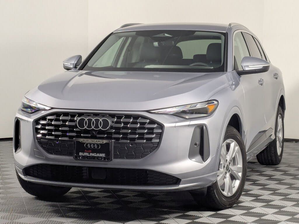 2025 Audi Q5 quattro Premium 40 TFSI