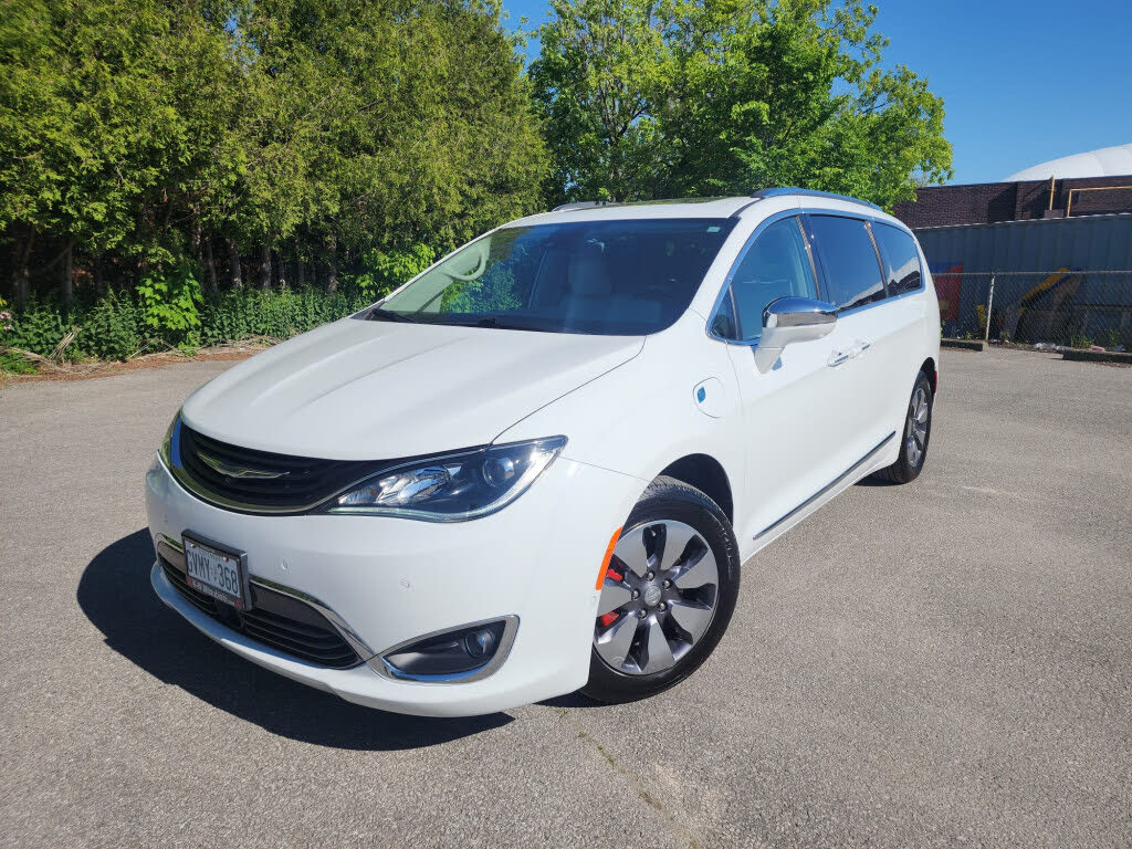 2017 Chrysler Pacifica Hybrid Platinum FWD