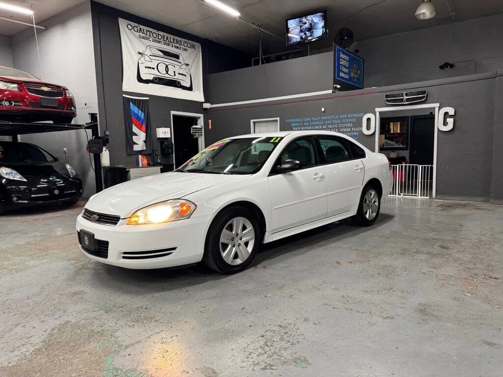 2011 Chevrolet Impala LS FWD