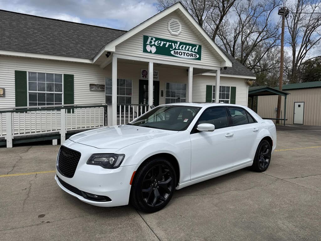 2023 Chrysler 300 S V6 RWD