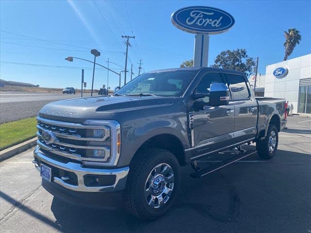 2024 Ford F-250 Super Duty Lariat Crew Cab 4WD