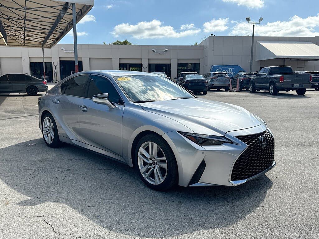 2025 Lexus IS 300 RWD