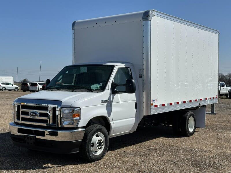 2025 Ford E-Series Chassis E-350 SD Cutaway SB DRW RWD