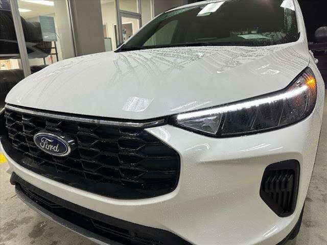 2025 Ford Escape Hybrid ST-Line FWD