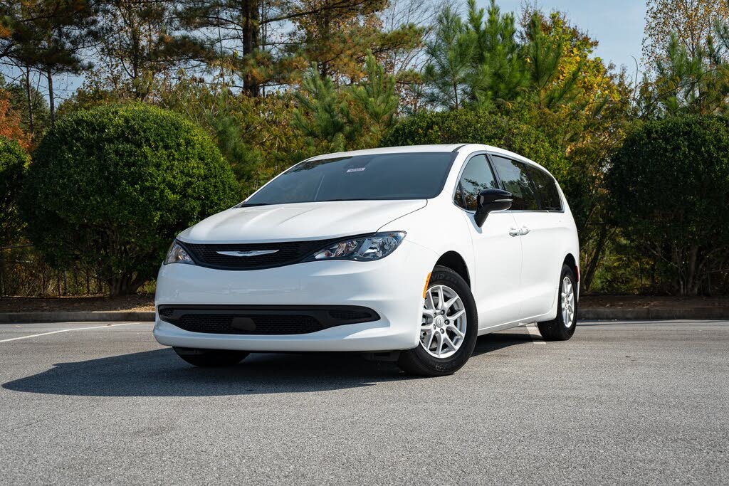 2026 Chrysler Voyager LX FWD