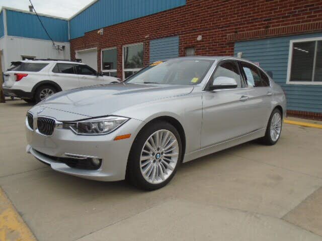 2014 BMW 3 Series 328i Sedan RWD