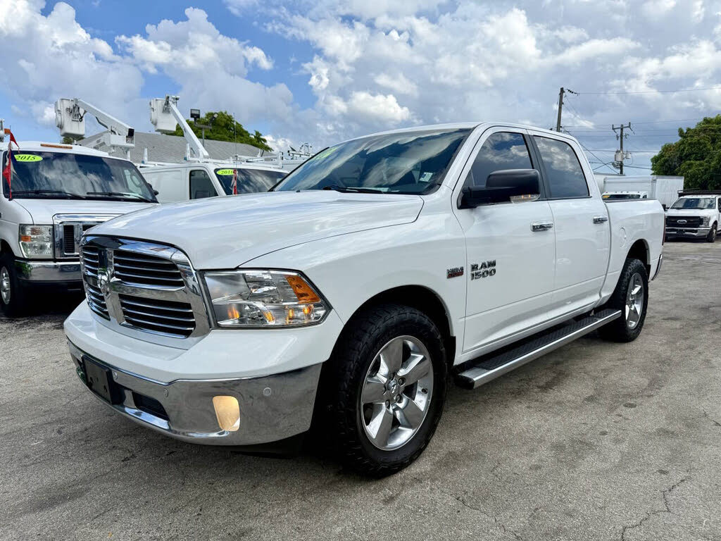 2015 RAM 1500 Lone Star Crew Cab 4WD