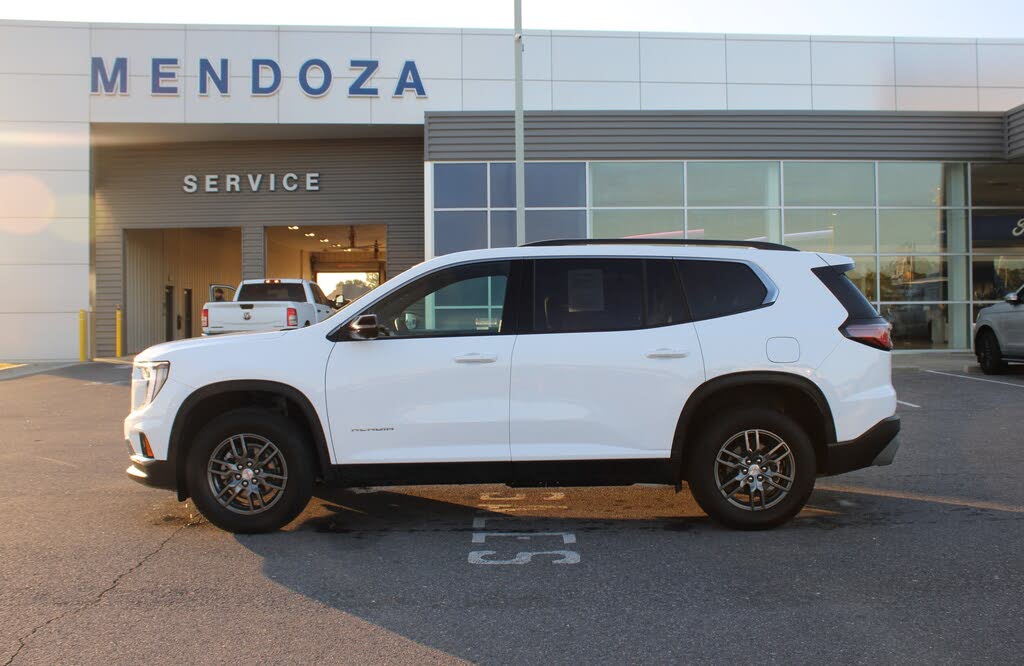 2025 GMC Acadia Elevation FWD