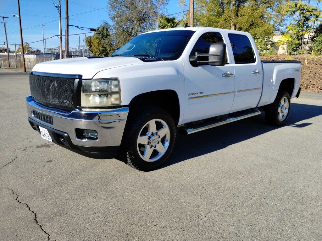 2013 Chevrolet Silverado 2500HD LT Crew Cab 4WD