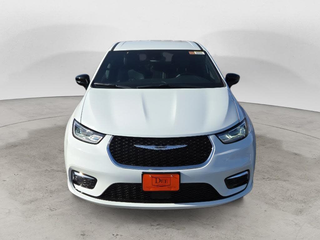 2026 Chrysler Pacifica Select AWD