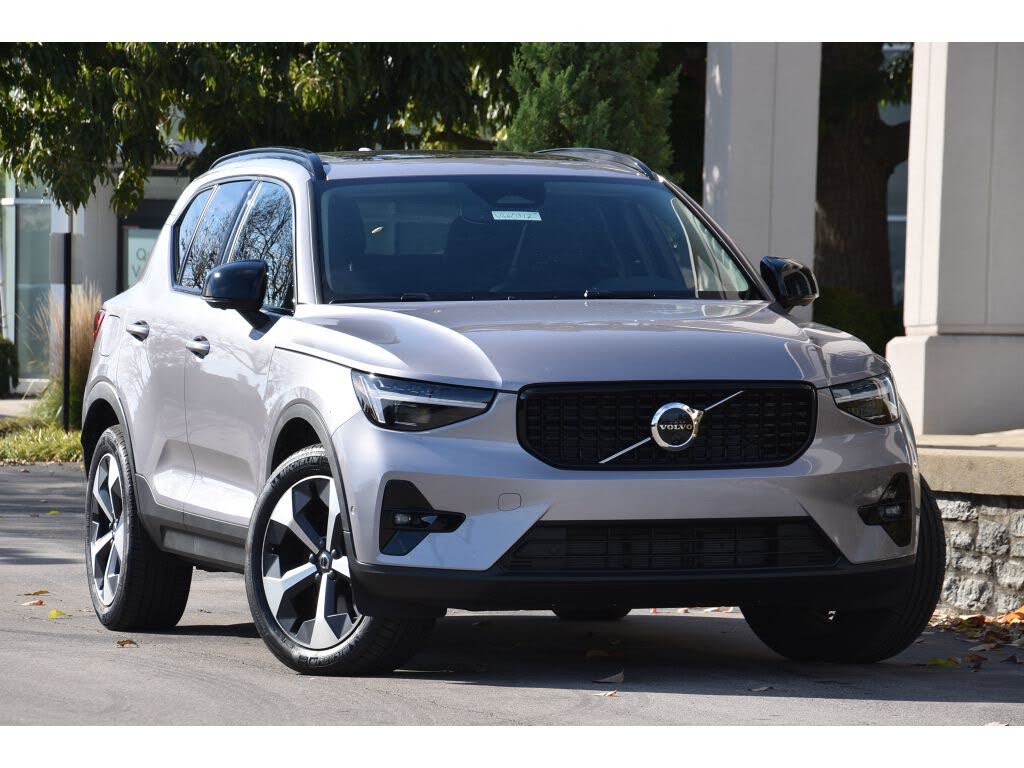 2026 Volvo XC40 B5 Plus AWD
