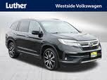 Honda Pilot Touring AWD with Rear Captains Chairs