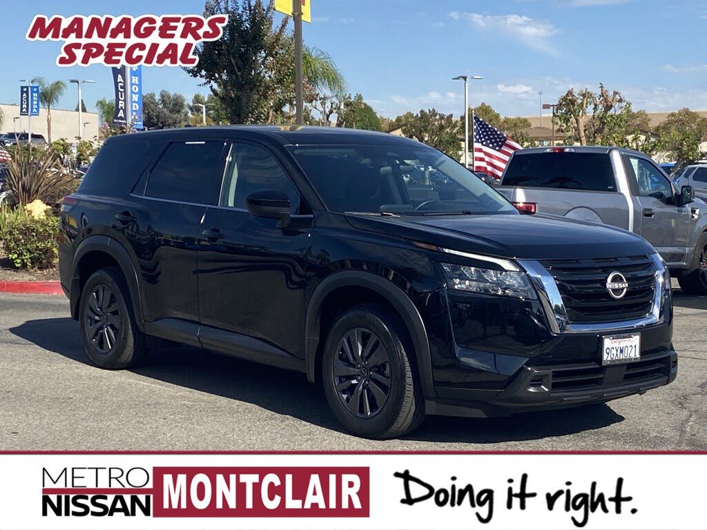 2023 Nissan Pathfinder S FWD
