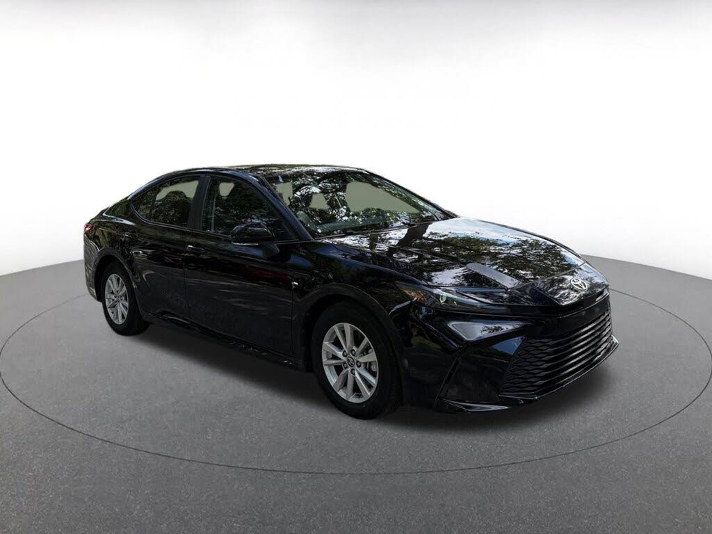 2025 Toyota Camry LE FWD