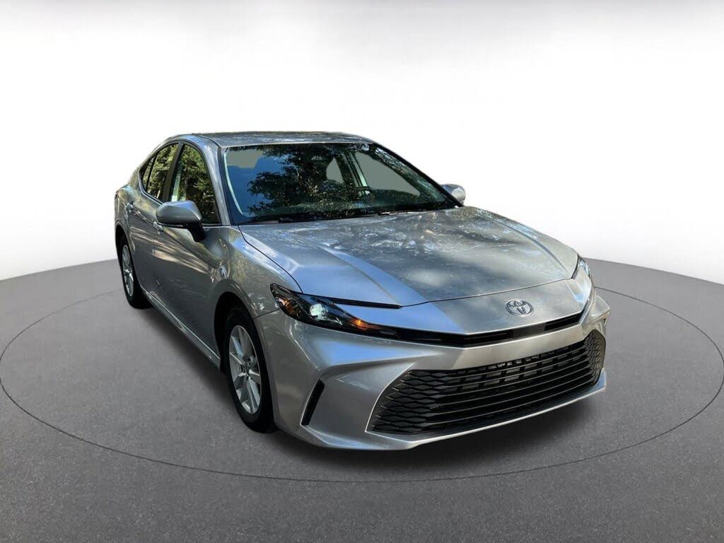 2025 Toyota Camry LE FWD