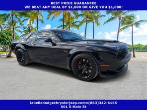 Dodge Challenger R/T Scat Pack Widebody RWD
