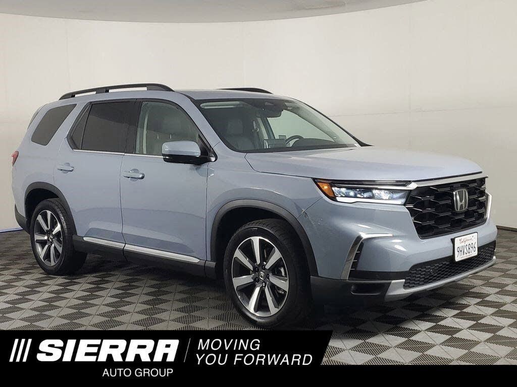 2023 Honda Pilot Touring FWD