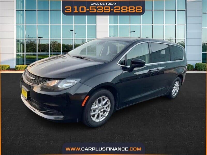 2023 Chrysler Voyager LX FWD