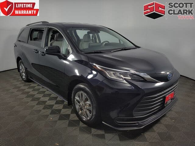 2022 Toyota Sienna LE 8-Passenger AWD
