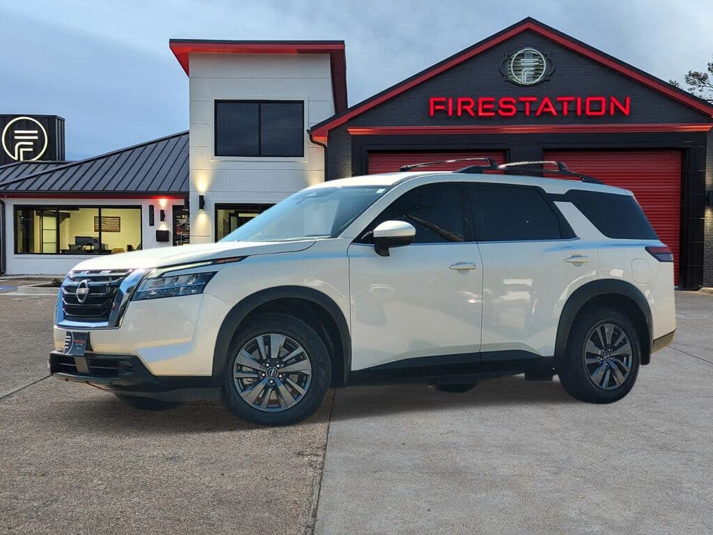 2022 Nissan Pathfinder SV FWD